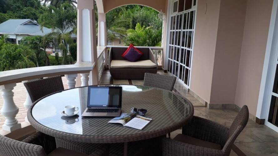 Au Fond De Mer View Self Catering Apartment