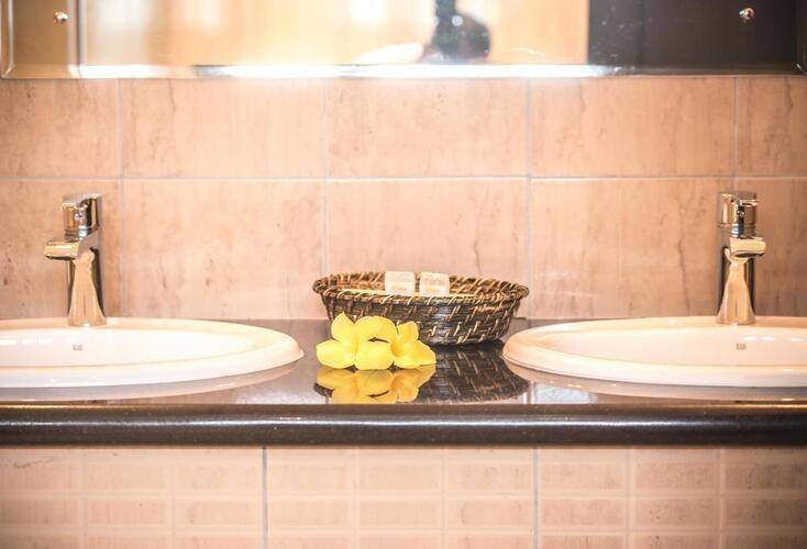 The Oasis Hotel, Restaurant & Spa