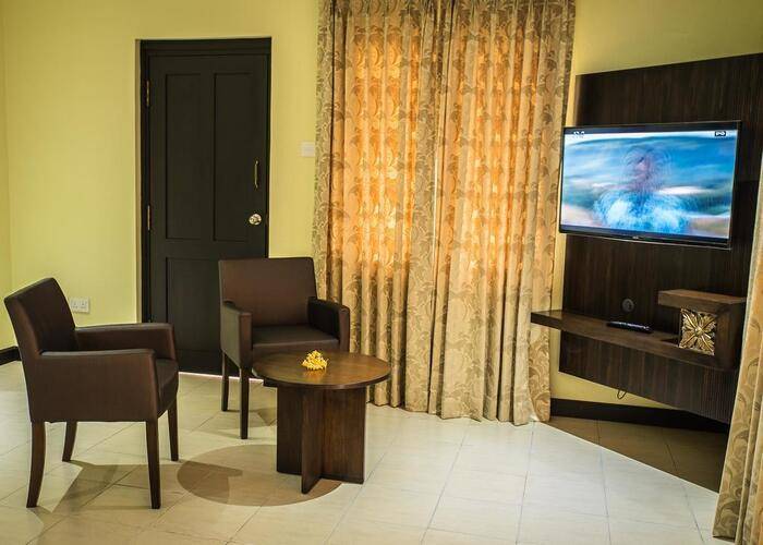 The Oasis Hotel, Restaurant & Spa