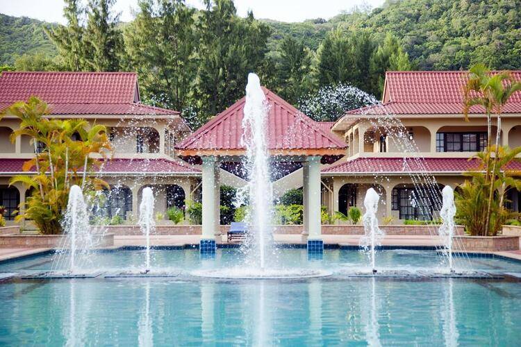 The Oasis Hotel, Restaurant & Spa