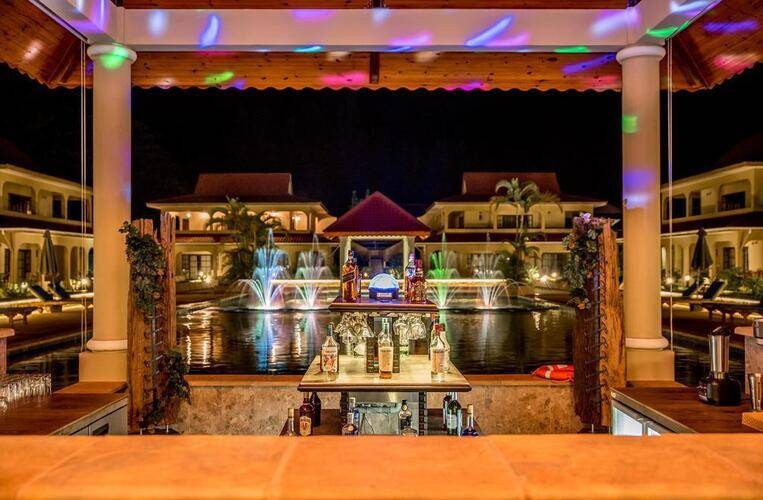 The Oasis Hotel, Restaurant & Spa