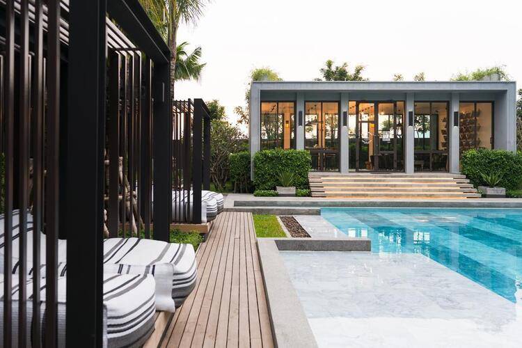 Saturdays Residence