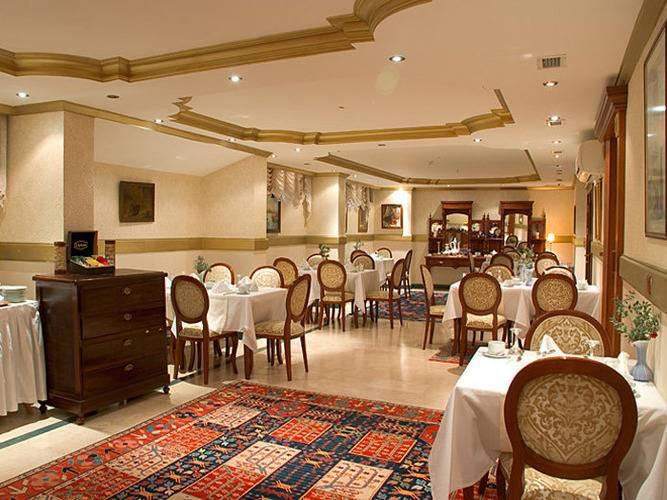 Aruna Hotel