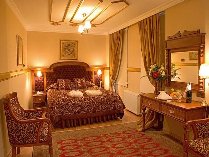 Aruna Hotel
