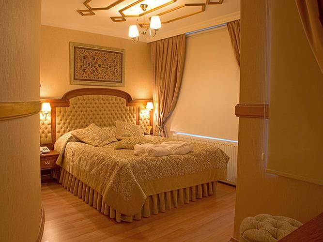 Aruna Hotel