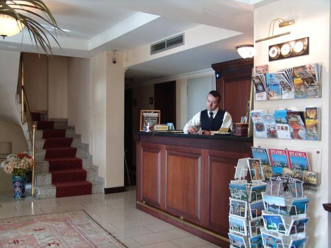 Daphne Hotel