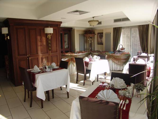 Daphne Hotel