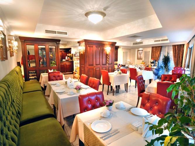 Daphne Hotel