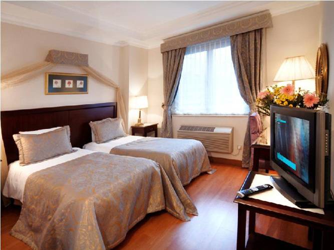 Daphne Hotel