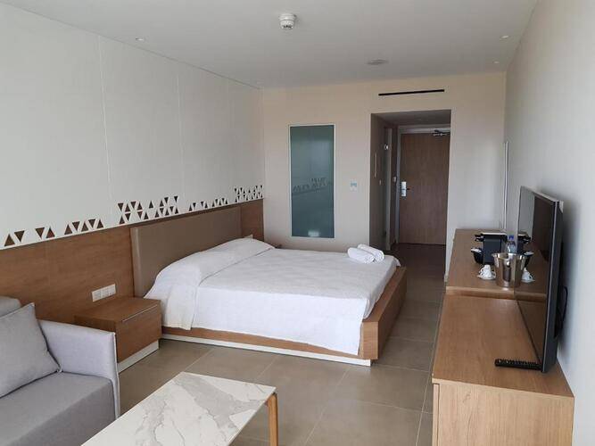 Seasons Hotel (Adults Only 14+)