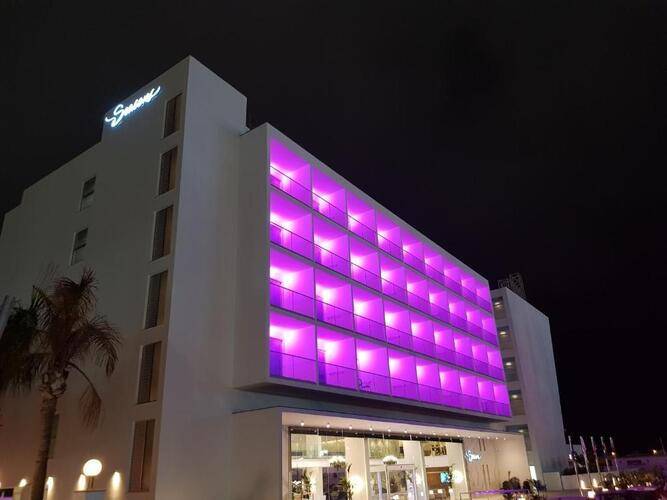 Seasons Hotel (Adults Only 14+)