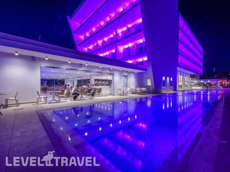 Фотография Seasons Hotel (Adults Only 14+)