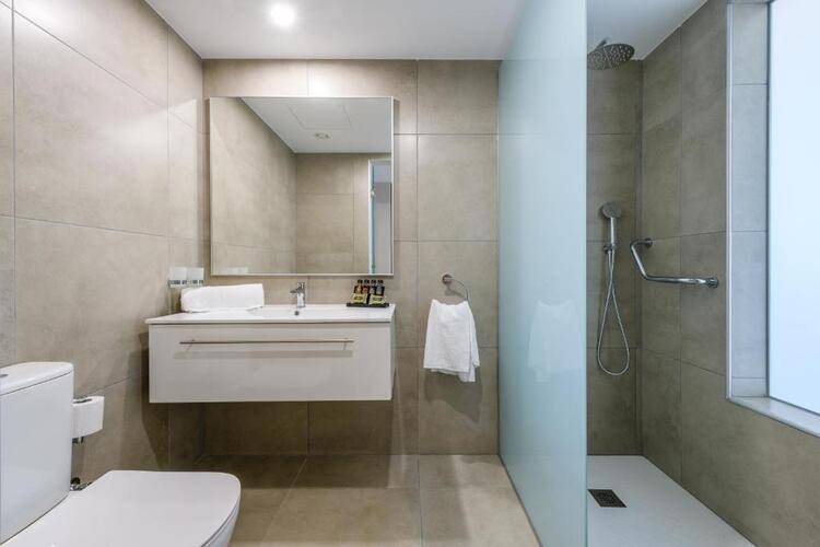 Seasons Hotel (Adults Only 14+)