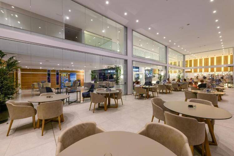 Seasons Hotel (Adults Only 14+)