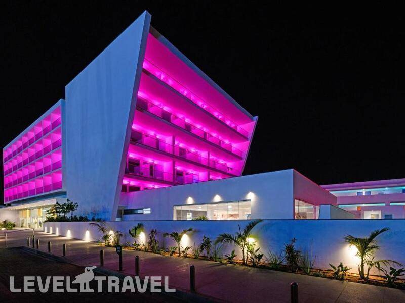 Фотография Seasons Hotel (Adults Only 14+)