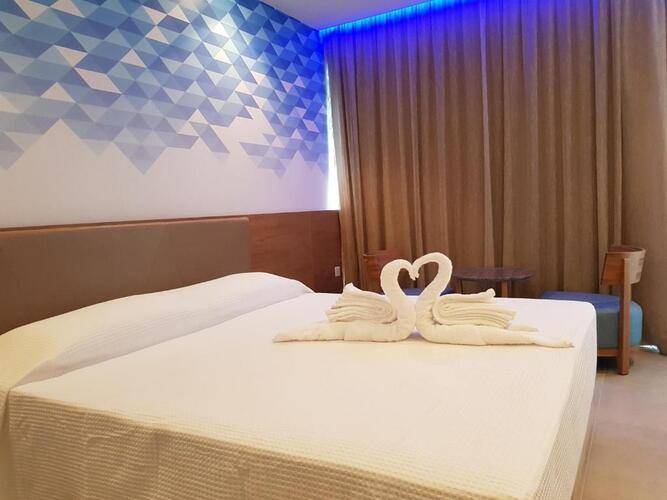 Seasons Hotel (Adults Only 14+)