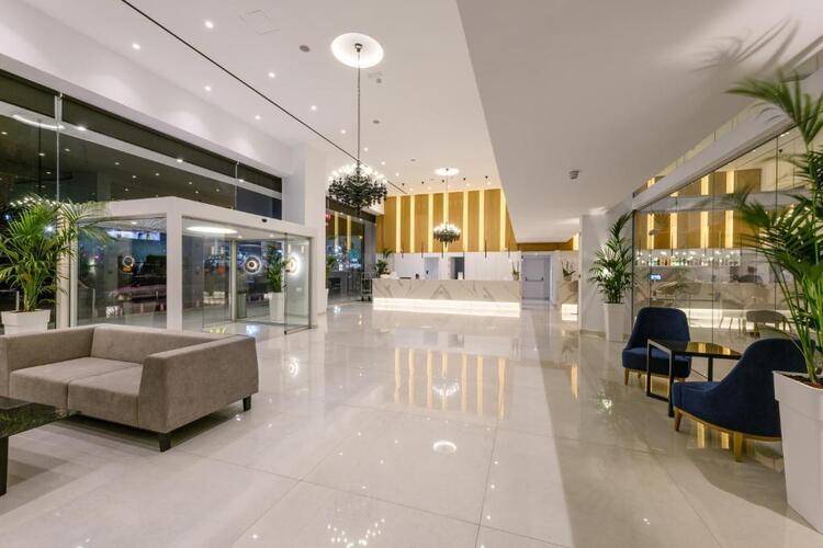 Seasons Hotel (Adults Only 14+)