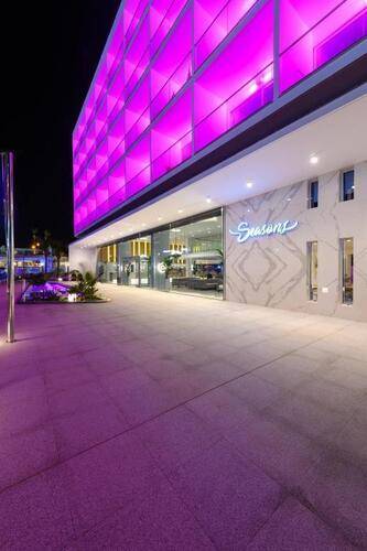 Seasons Hotel (Adults Only 14+)