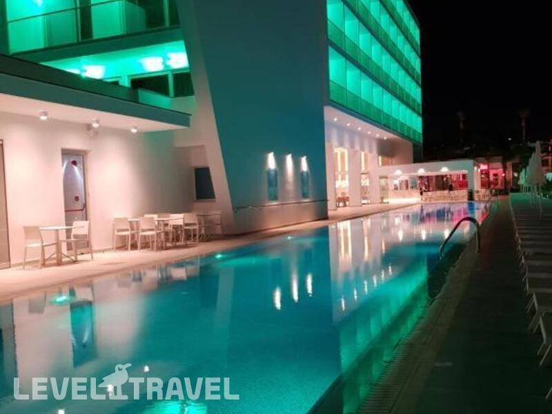 Фотография Seasons Hotel (Adults Only 14+)