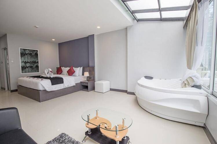 Modern Living Hotel