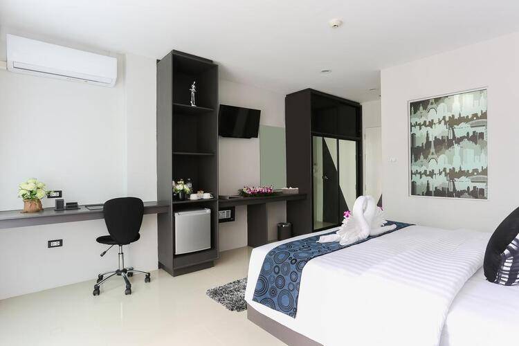 Modern Living Hotel