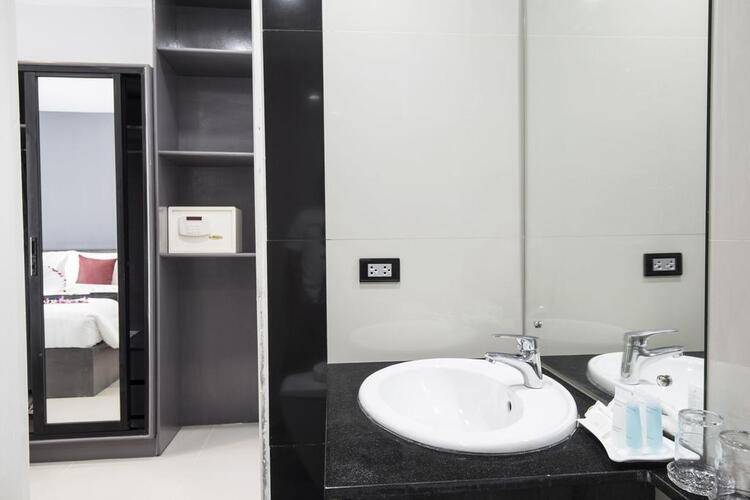 Modern Living Hotel