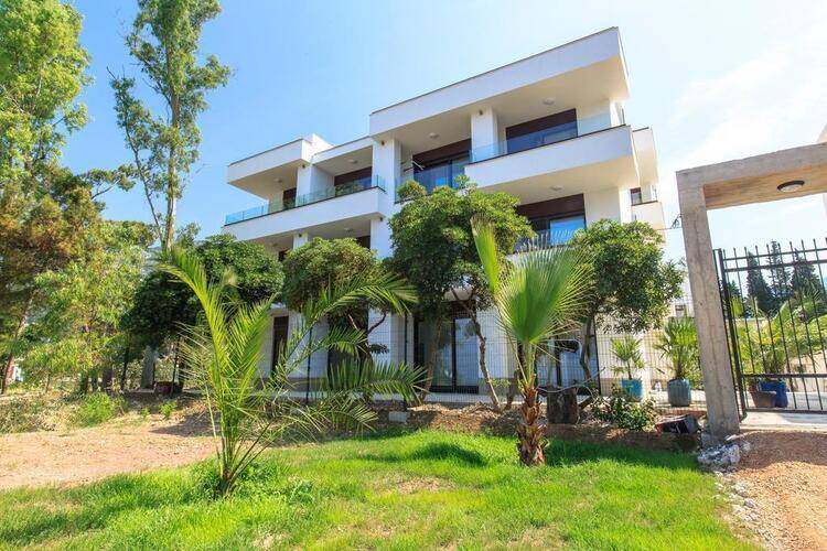 Apart Hotel Kuce Lekovica