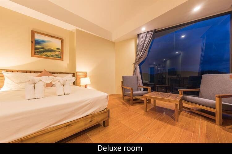 Golden Daisy Hotel