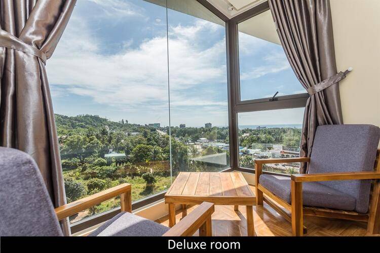 Golden Daisy Hotel
