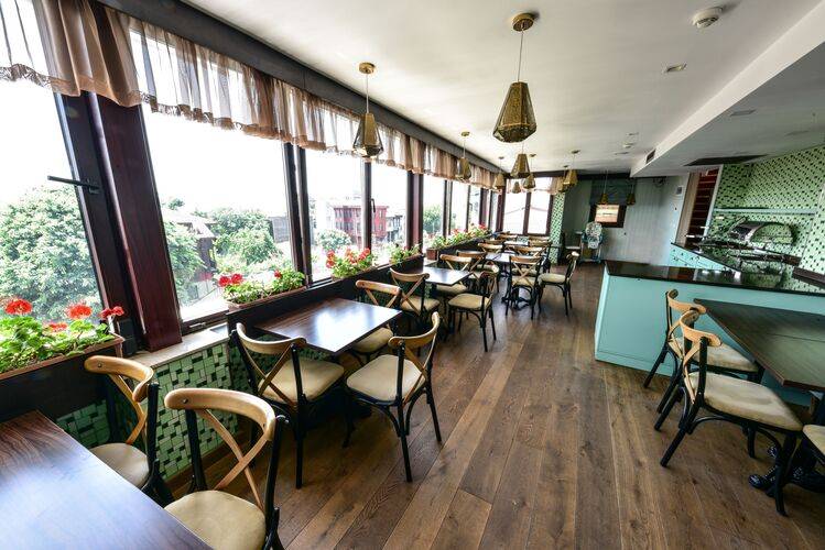 Almina Hotel