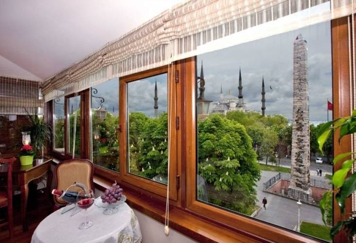 1207 Hotel (Ex. Alzer Hotel)