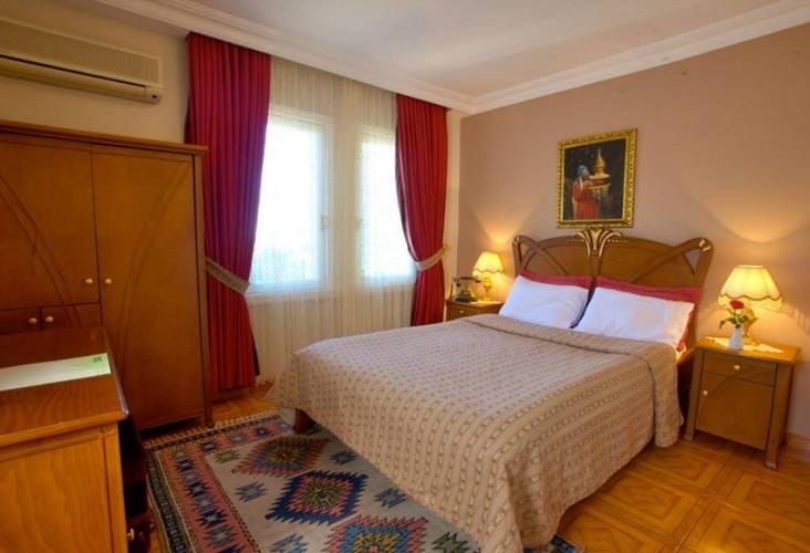 1207 Hotel (Ex. Alzer Hotel)