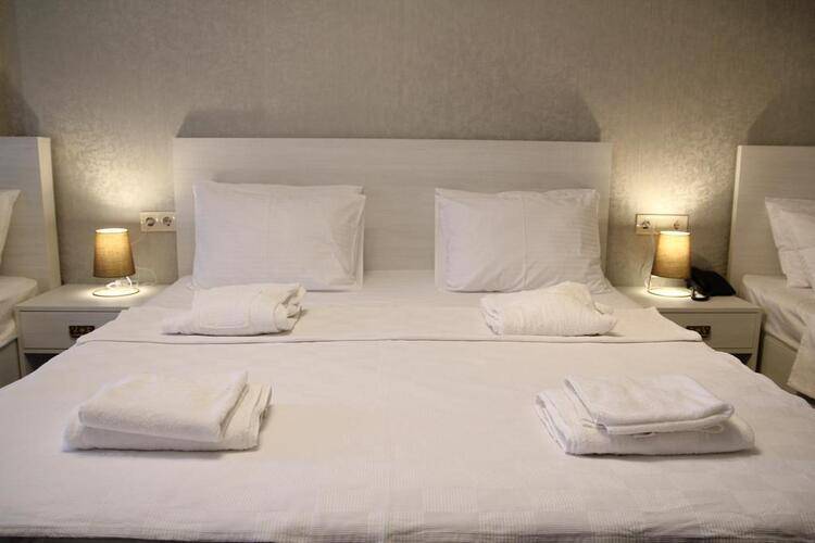 Piazza Hotel