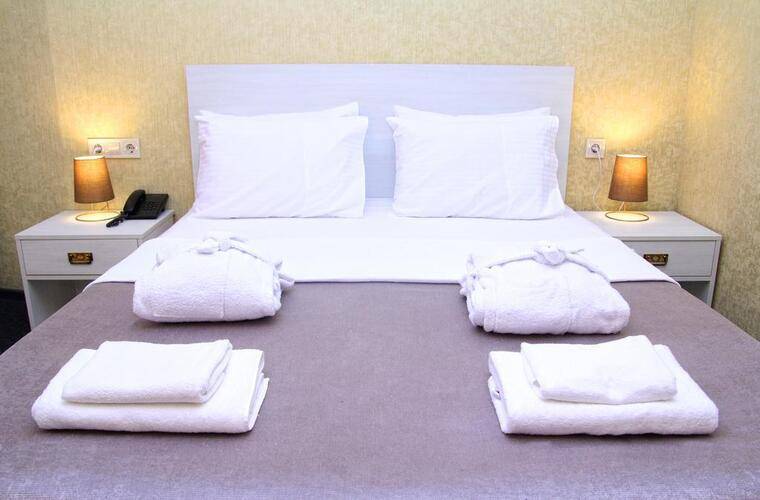 Piazza Hotel