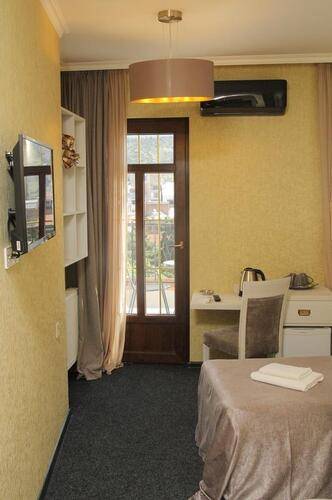Piazza Hotel