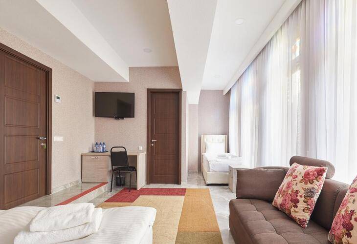 Aivani Hotel