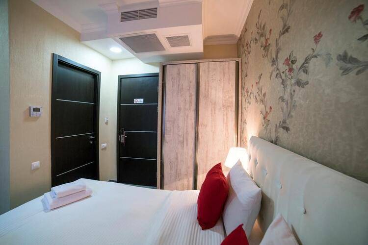 Aivani Hotel