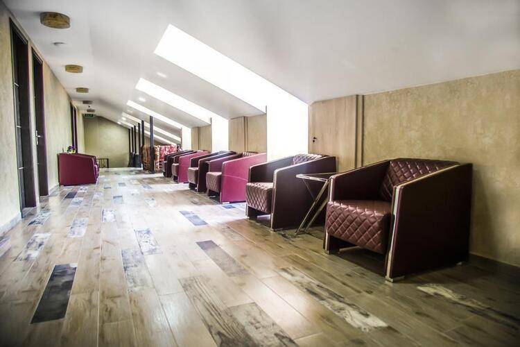 Aivani Hotel