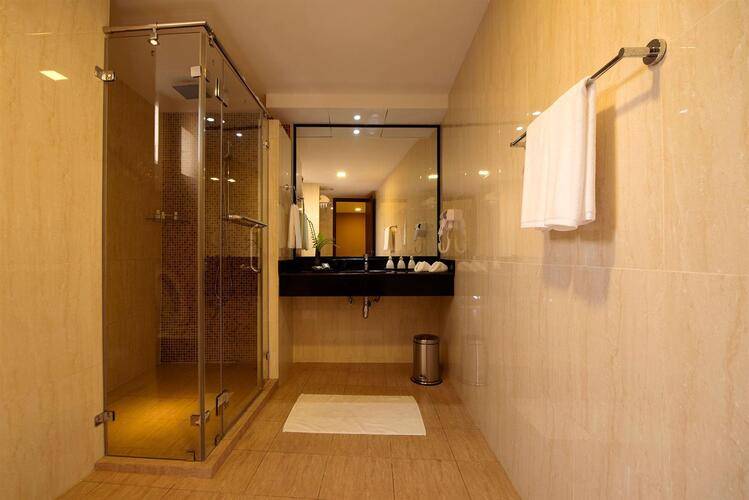 Champa Central Hotel