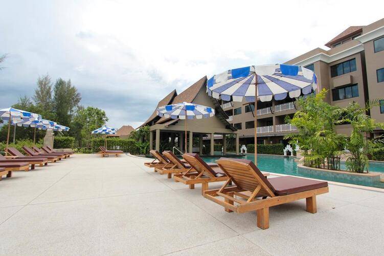 Maikhao Palm Beach Resort