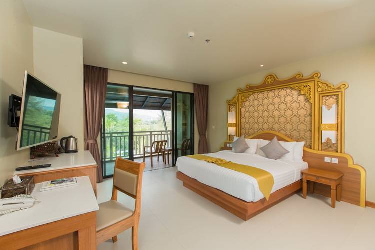 Maikhao Palm Beach Resort