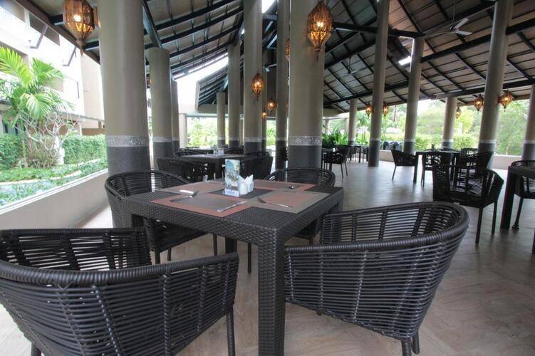 Maikhao Palm Beach Resort