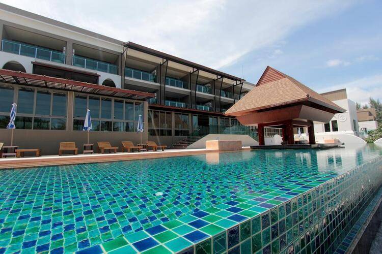 Maikhao Palm Beach Resort
