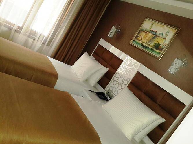 River Hotel