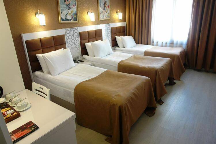 River Hotel