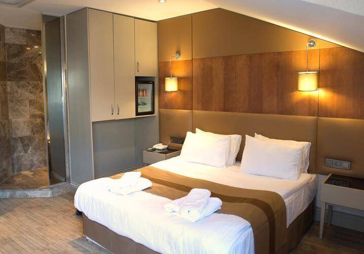 Gk Regency Suites
