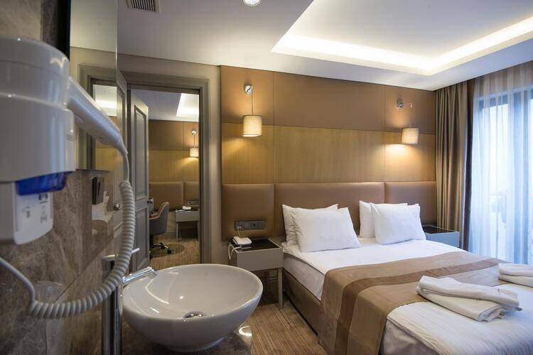 Gk Regency Suites