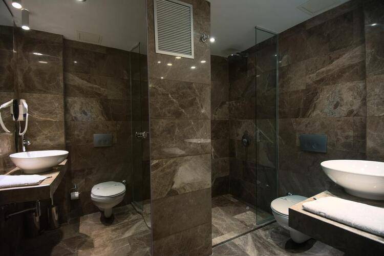 Gk Regency Suites