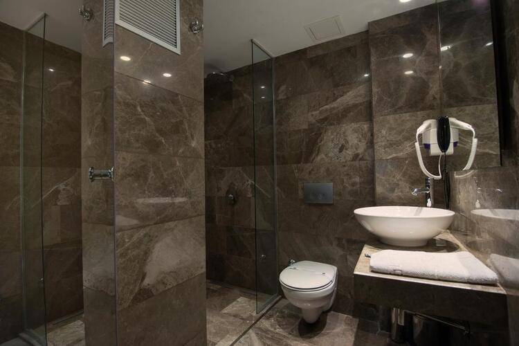 Gk Regency Suites