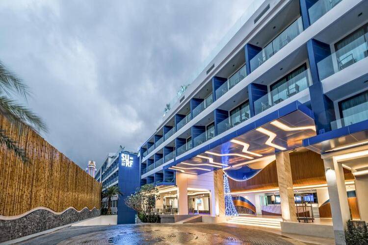 Clover Hotel Patong ( Ex. Surf Hotel Patong )